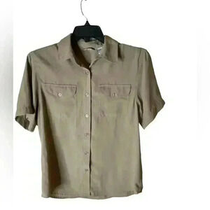 Taylor & Henry Casuals Women's Blouse Front Pockets Short Sleeves Size Medium